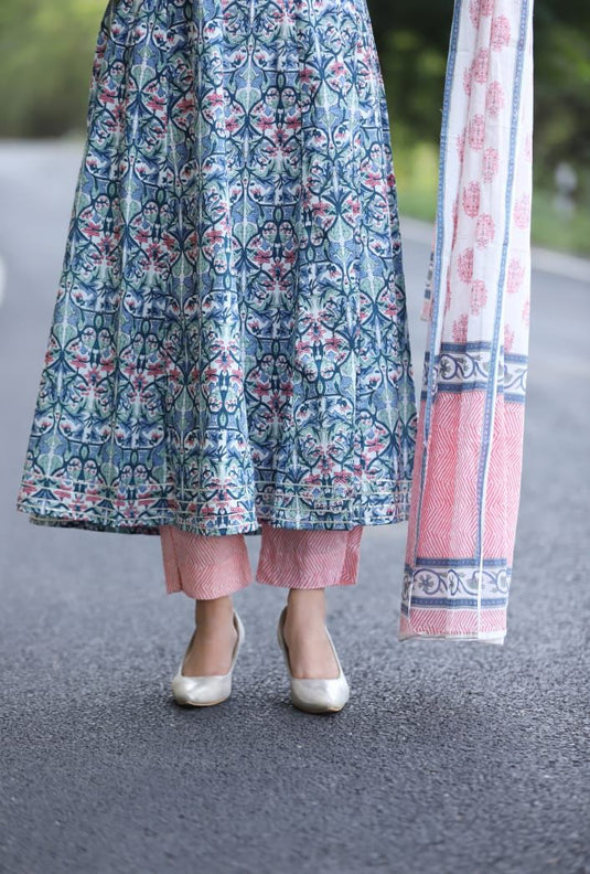 Elegant Embroidered Kurti Set with Printed Dupatta