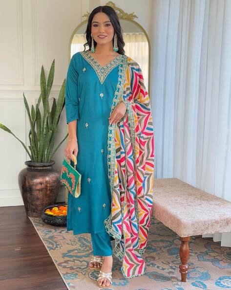 Elegant Embroidered Viscose Chanderi Kurti Set with Chinon Dupatta for Women