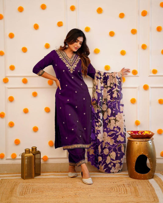 Elegant Embroidered Viscose Rayon Kurti Set with Chinon Dupatta