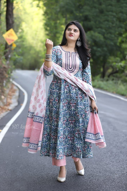 Elegant Embroidered Kurti Set with Printed Dupatta
