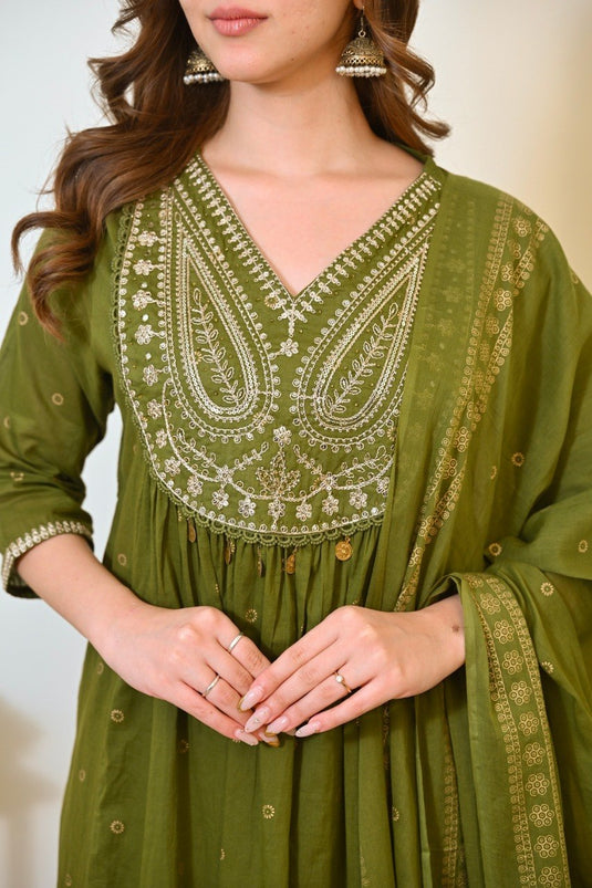 Women Embroidered Mul Chanderi Kurta Set with Printed Dupatta