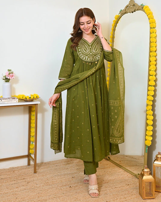 Women Embroidered Mul Chanderi Kurta Set with Printed Dupatta