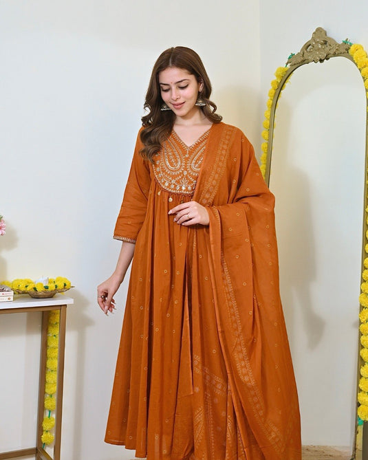 Women Embroidered Mul Chanderi Kurta Set with Printed Dupatta