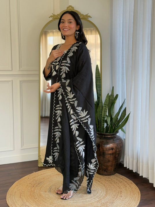 Women Embroidered PV Chanderi Kurta Set with Printed Dupatta