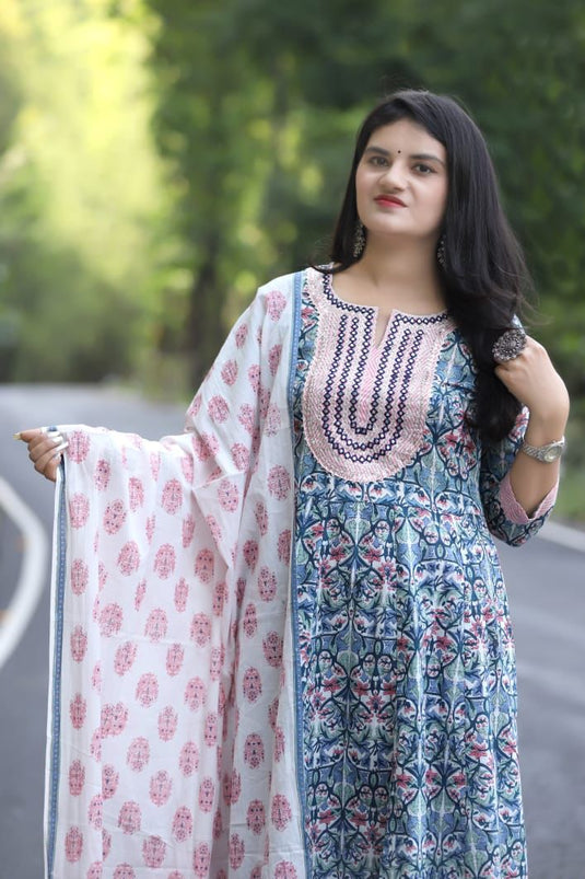 Elegant Embroidered Kurti Set with Printed Dupatta