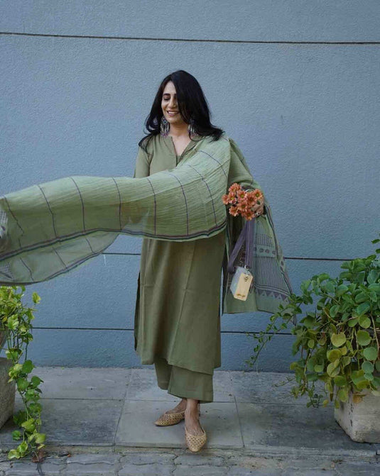 Elegant Solid Viscose Rayon Kurti Set with Printed Chanderi Dupatta