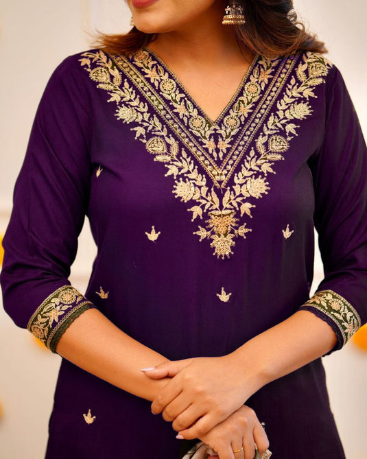 Elegant Embroidered Viscose Rayon Kurti Set with Chinon Dupatta