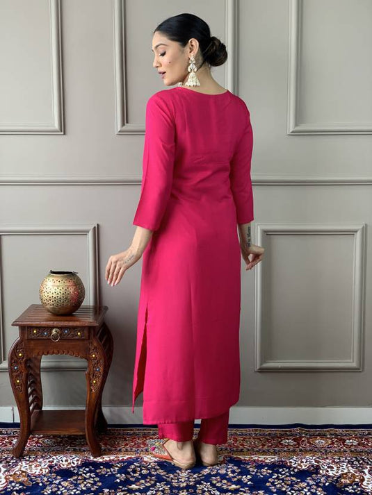 Women Embroidered Viscose Chanderi Kurta Set with Chinon Dupatta