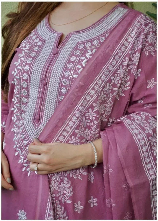Women Embroidered Viscose Rayon Kurta Set with Printed Dupatta
